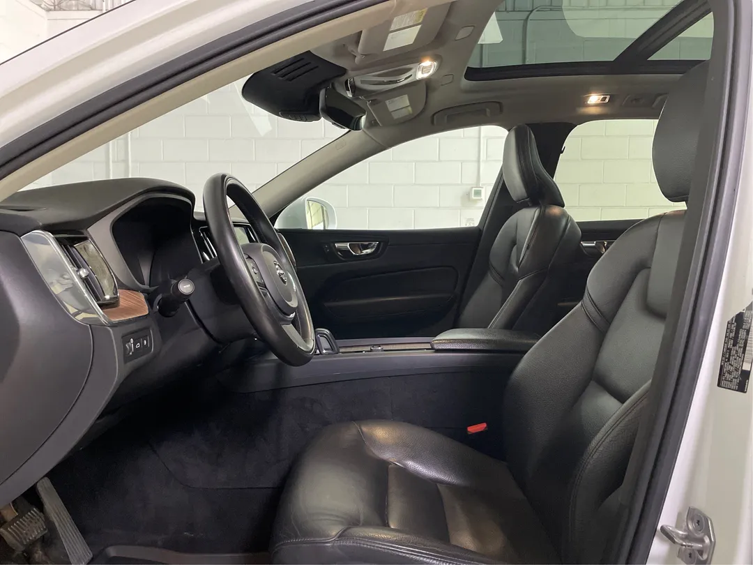 2021 Volvo XC60 — photo 3