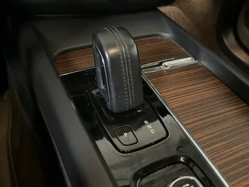 2021 Volvo XC60 - image 31