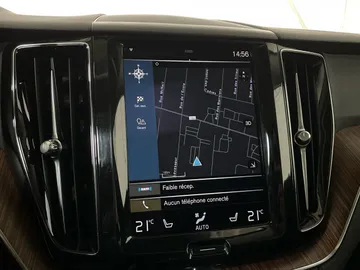 2021 Volvo XC60 - image 24
