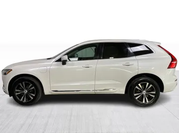 2021 Volvo XC60 - image 11