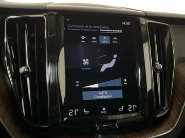 2021 Volvo XC60 - image 25