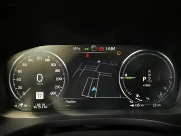 2021 Volvo XC60 - image 18