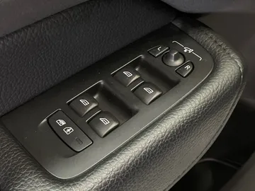 2022 Volvo XC60 Recharge - image 24