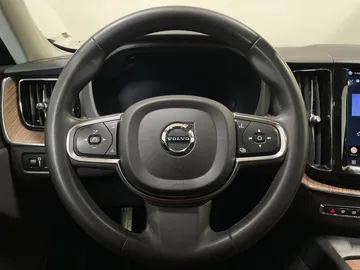 2022 Volvo XC60 Recharge - image 25