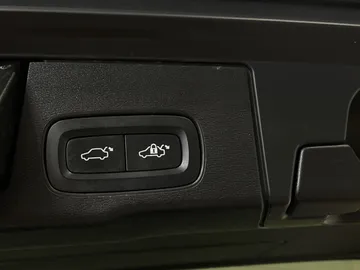 2022 Volvo XC60 Recharge - image 33