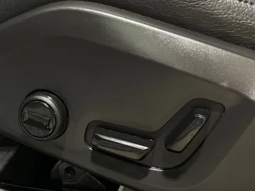 2022 Volvo XC60 Recharge - image 19