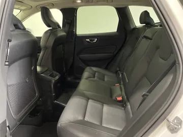 2022 Volvo XC60 Recharge - image 16