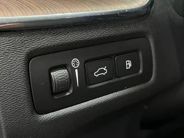 2022 Volvo XC60 Recharge - image 30