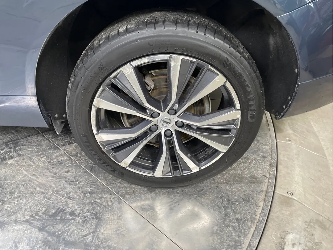 2022 Volvo XC60 Recharge — photo 6