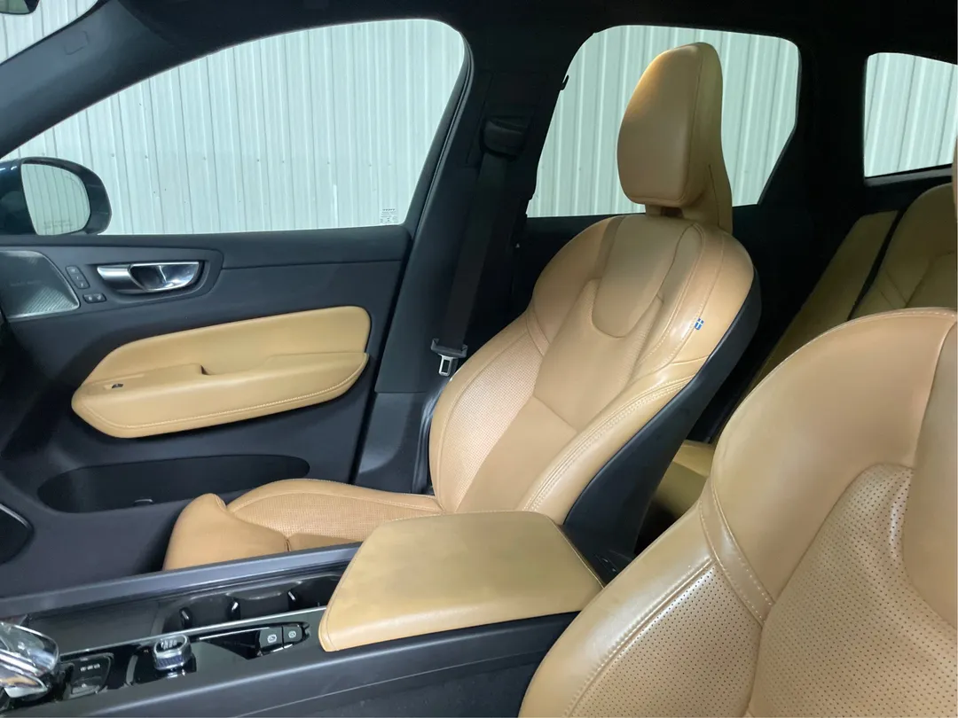 2022 Volvo XC60 Recharge — photo 3