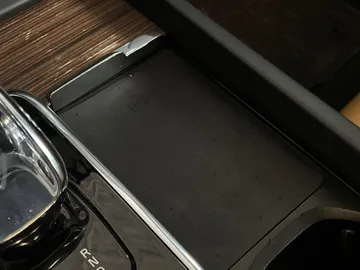 2022 Volvo XC60 Recharge - image 33