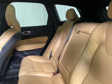 2022 Volvo XC60 Recharge - image 16