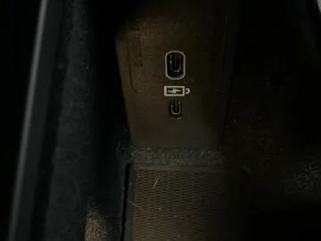 2022 Volvo XC60 Recharge - image 31