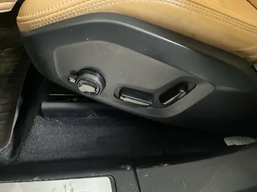 2022 Volvo XC60 Recharge - image 20