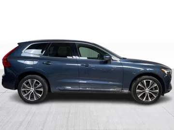 2022 Volvo XC60 Recharge - image 2