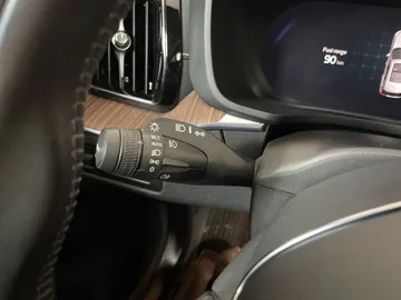 2022 Volvo XC60 Recharge - image 19