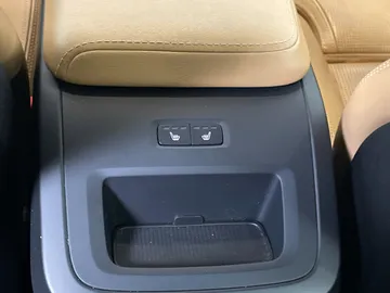 2022 Volvo XC60 Recharge - image 29