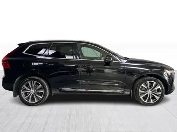 2022 Volvo XC60 Recharge - image 2