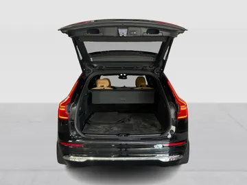 2022 Volvo XC60 Recharge - image 14