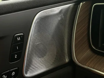 2022 Volvo XC60 Recharge - image 28