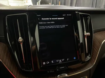 2022 Volvo XC60 Recharge - image 32