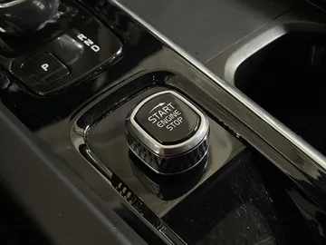 2022 Volvo XC60 Recharge - image 27