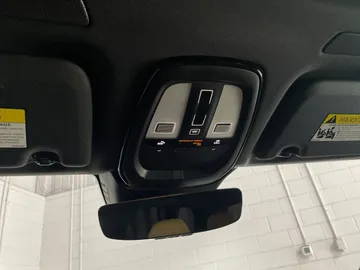 2022 Volvo XC60 Recharge - image 17