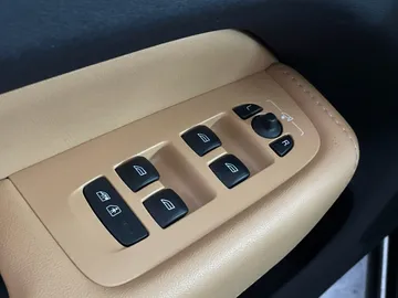 2022 Volvo XC60 Recharge - image 30
