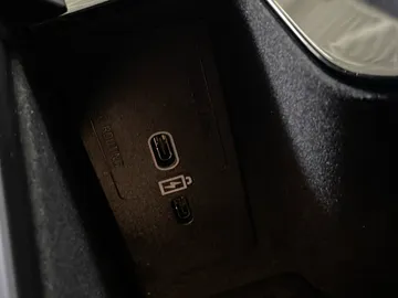 2022 Volvo XC60 Recharge - image 33