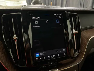 2022 Volvo XC60 Recharge - image 35
