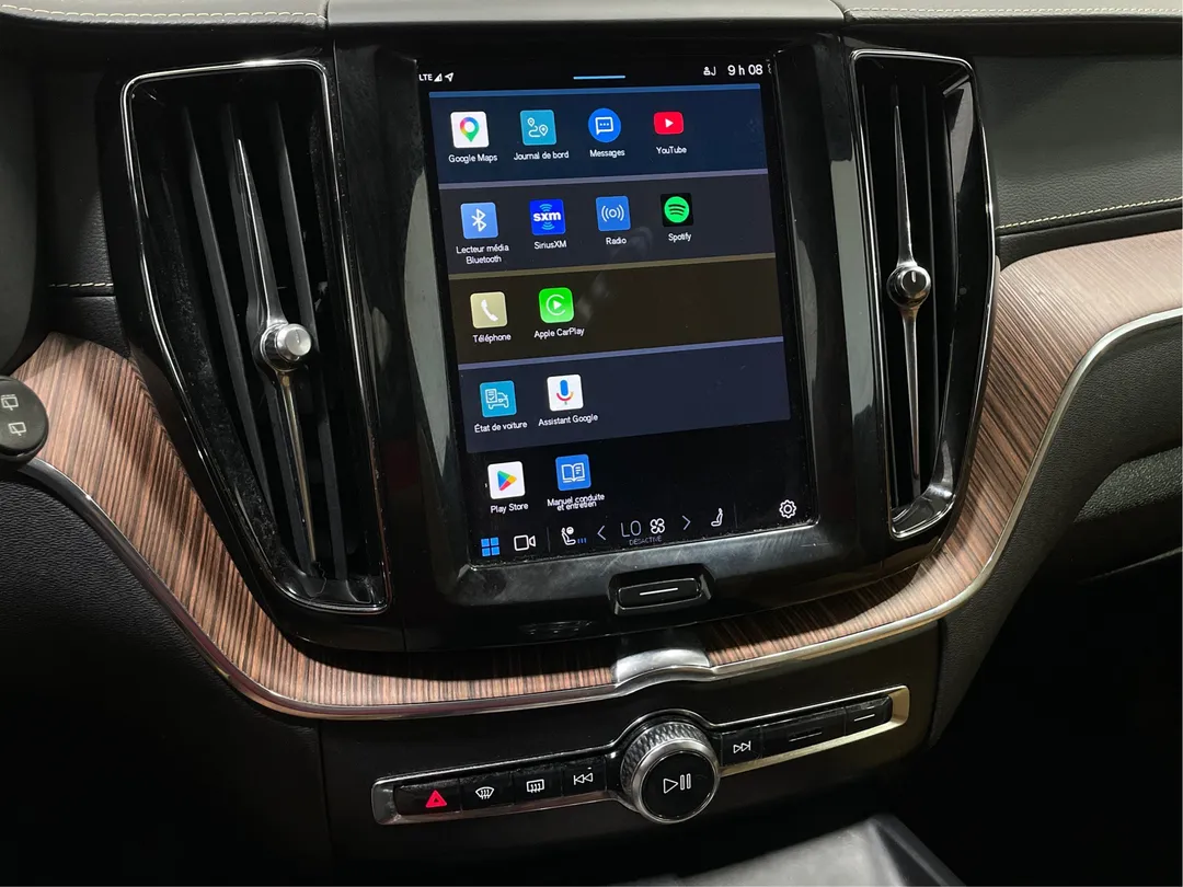 2022 Volvo XC60 Recharge — photo 7