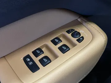 2022 Volvo XC60 Recharge - image 24