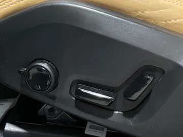2022 Volvo XC60 Recharge - image 19