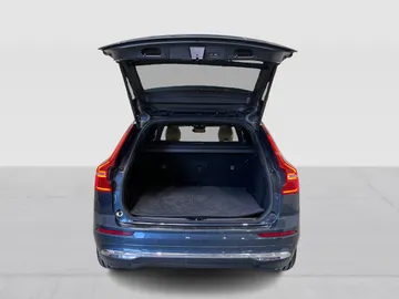 2022 Volvo XC60 Recharge - image 14