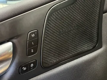 2022 Volvo XC60 Recharge - image 20