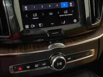 2022 Volvo XC60 Recharge - image 25