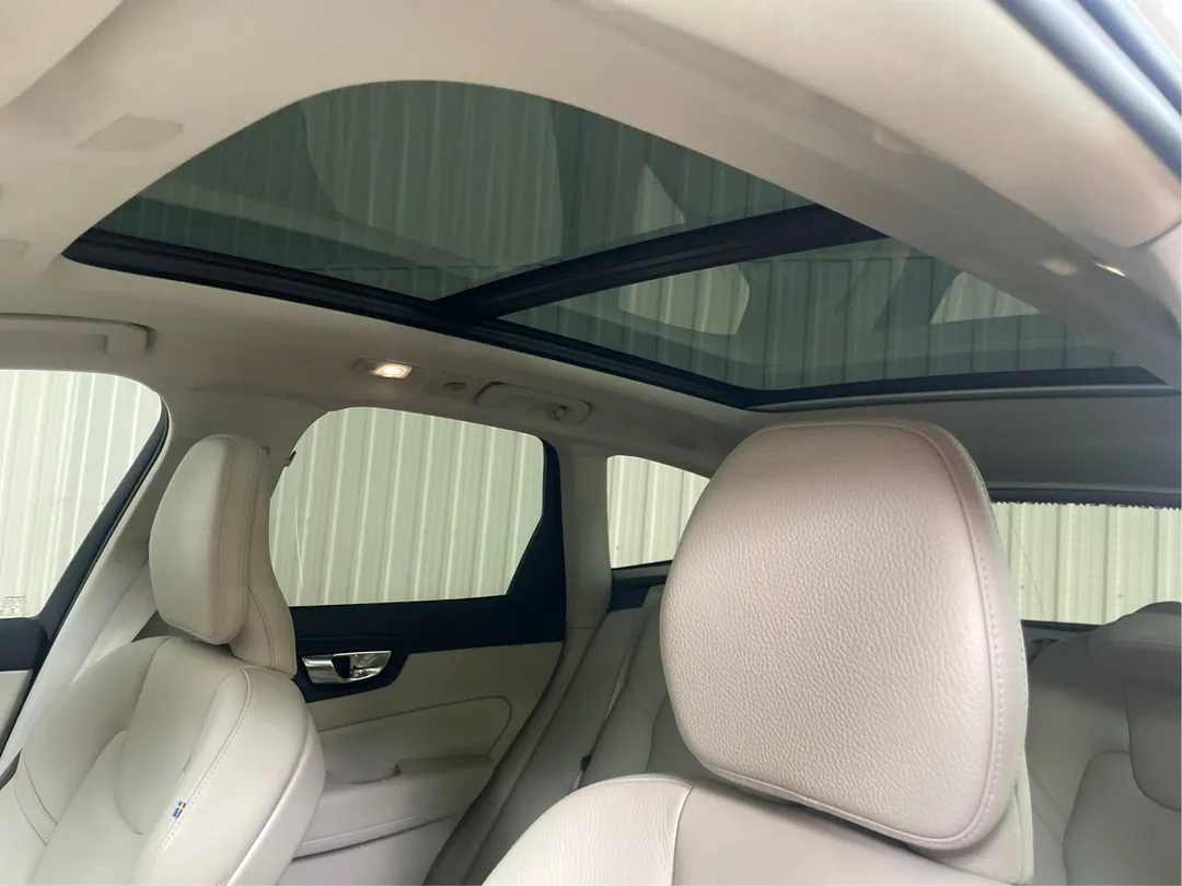2022 Volvo XC60 Recharge Inscription Expression AWD, photo 5