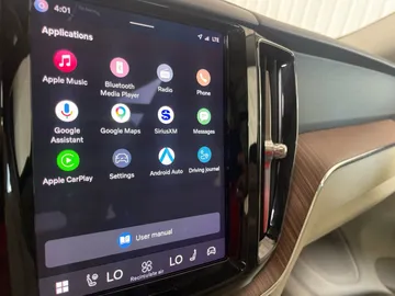2022 Volvo XC60 Recharge - image 8