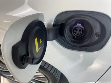 2022 Volvo XC60 Recharge - image 25