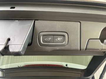2022 Volvo XC60 Recharge - image 24