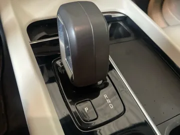 2022 Volvo XC60 Recharge - image 35