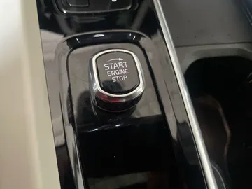 2022 Volvo XC60 Recharge - image 29