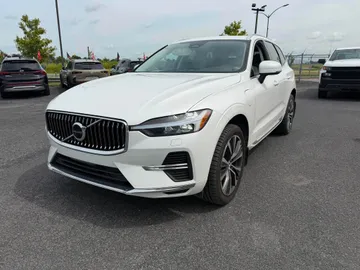 2022 Volvo XC60 Recharge - image 4