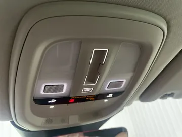 2022 Volvo XC60 Recharge - image 17