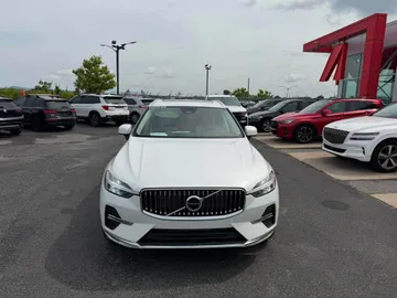 2022 Volvo XC60 Recharge - image 6
