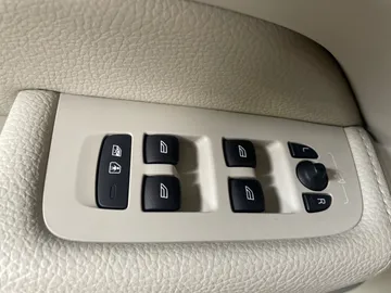 2022 Volvo XC60 Recharge - image 30