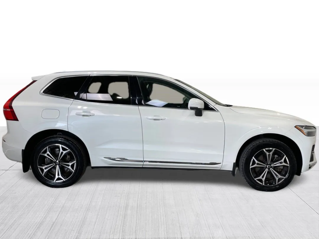 2022 Volvo XC60 Recharge — photo 2