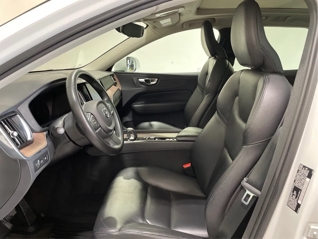 2022 Volvo XC60 Recharge — photo 3