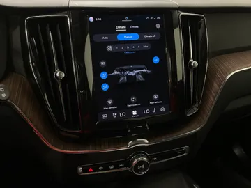 2022 Volvo XC60 Recharge - image 23