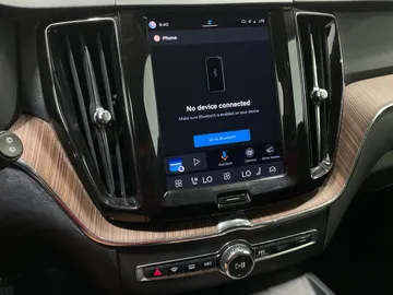 2022 Volvo XC60 Recharge - image 27